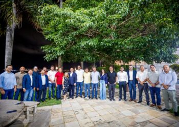 Em reunião com Brandão, partidos declaram apoio a Orleans como pré-candidato ao governo