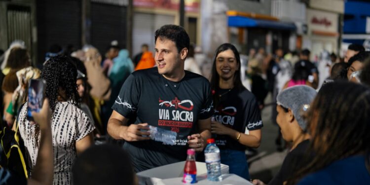 Orleans Brandão prestigia Via Sacra do Anjo da Guarda e destaca força do espetáculo para a cultura maranhense