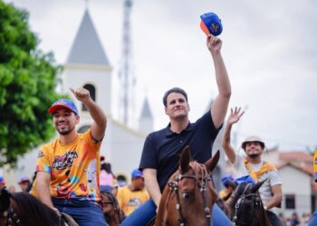 Orleans Brandão prestigia 41ª Vaquejada de Barreirinhas e destaca importância do evento para estímulo ao turismo da região