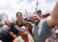Orleans Brandão percorre Primeira Cruz ao lado da população em grande ato de apoio à sua candidatura