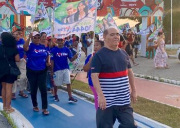 Com casa cheia, Astro apresenta seu dream team e ratifica força política na capital