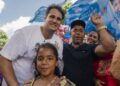 Orleans Brandão recebe apoio da prefeita Paula do Quininha e de lideranças durante caminhada em Itinga