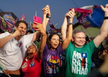 Recebido por 30 mil pessoas, Orleans Brandão reforça compromisso com Timon