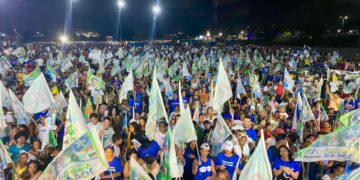 Mais de 10 mil pessoas participam de ato político comandado por Astro de Ogum no Barreto