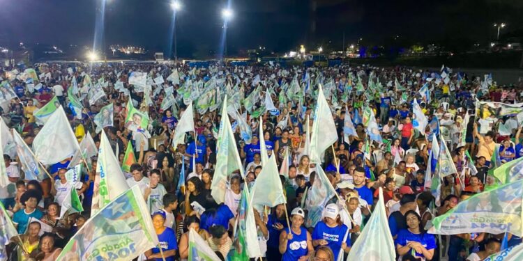 Mais de 10 mil pessoas participam de ato político comandado por Astro de Ogum no Barreto