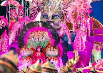 DO BENIN AO ANEL VIÁRIO: Mangueira transforma serpente que sustenta o mundo em alerta para o Carnaval 2027